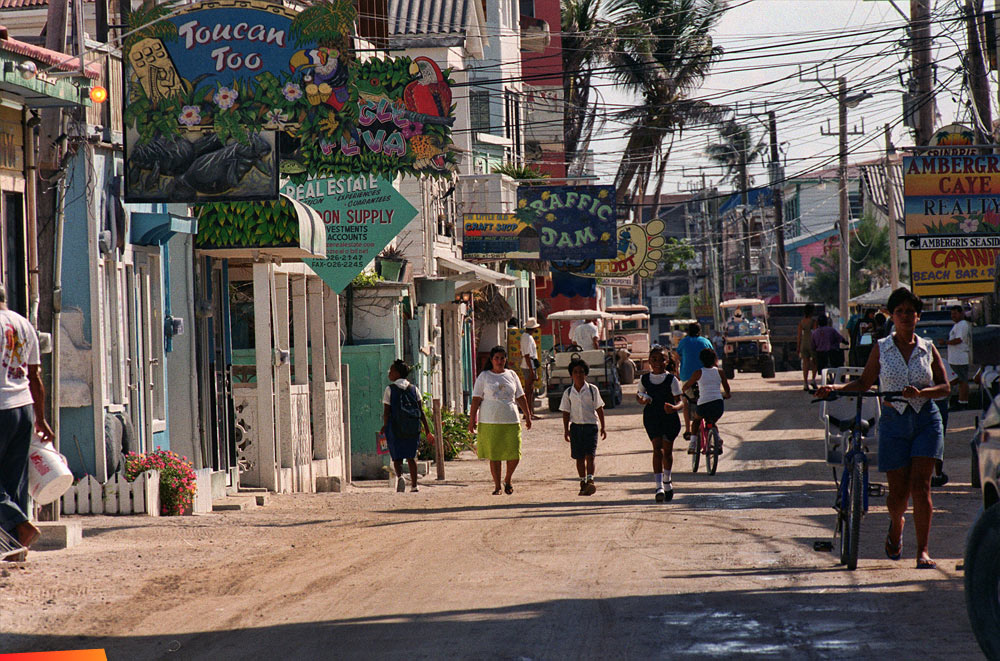 A busy Front Street in San Pedro, 2001