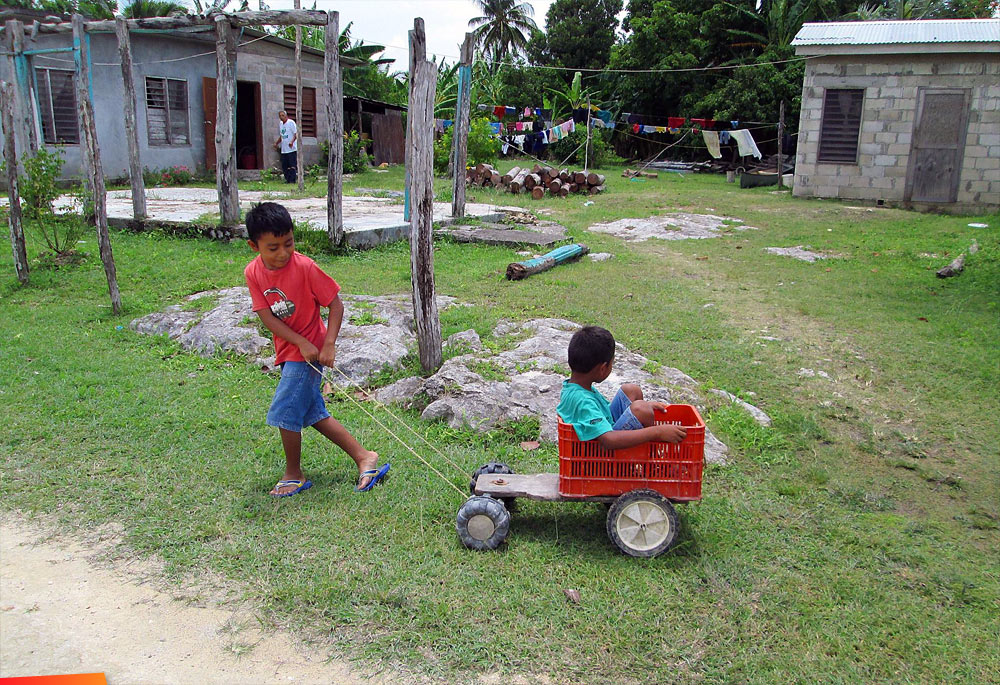 Kids playing in Progresso Village
