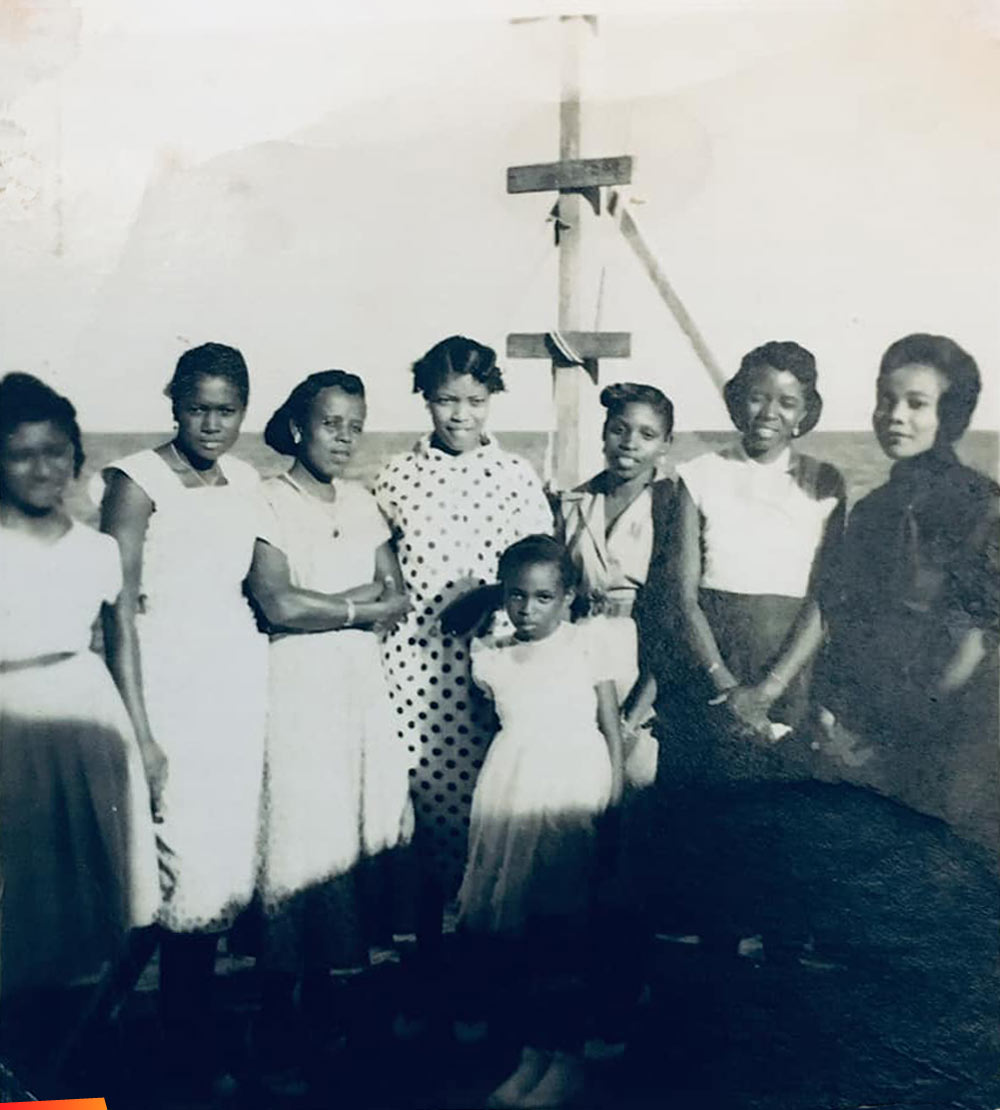 Punta Gorda women at the pier, 1959
