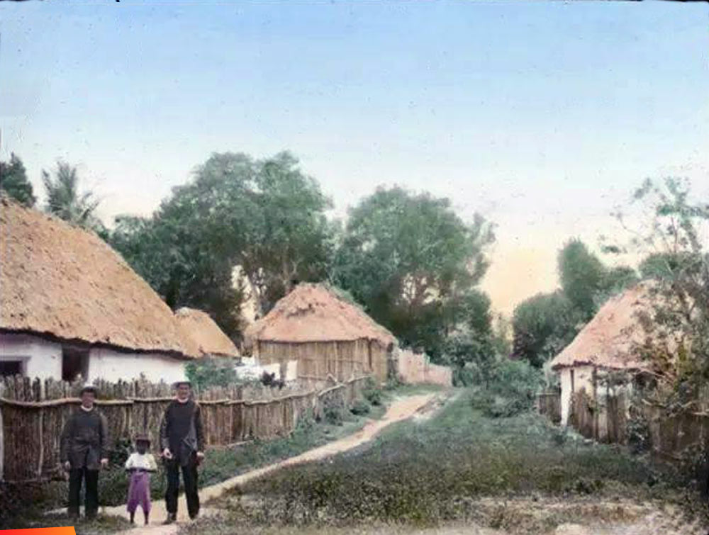 Corozal Town, homes and road (or path), 1912