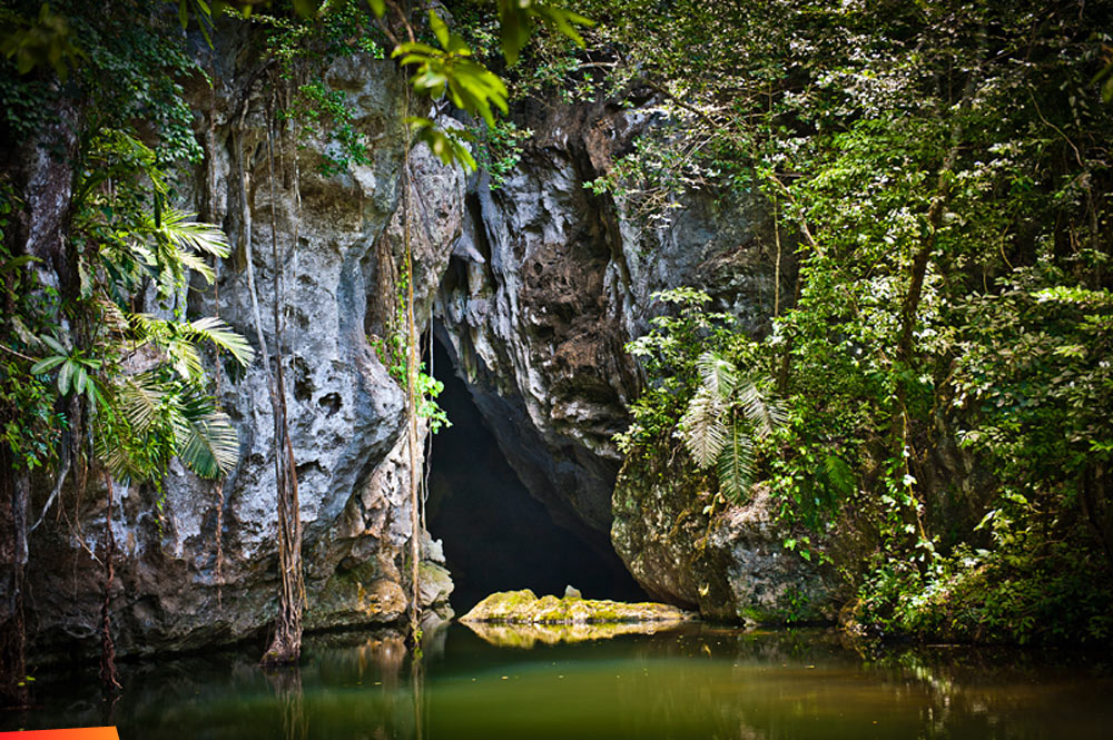 The entrance to Xibalba, Barton Creek Cave