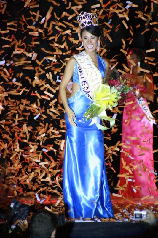 And the winner is ... Miss Guatemala Jennifer Chiong! La Reina de la Costa Maya Internacional 2008