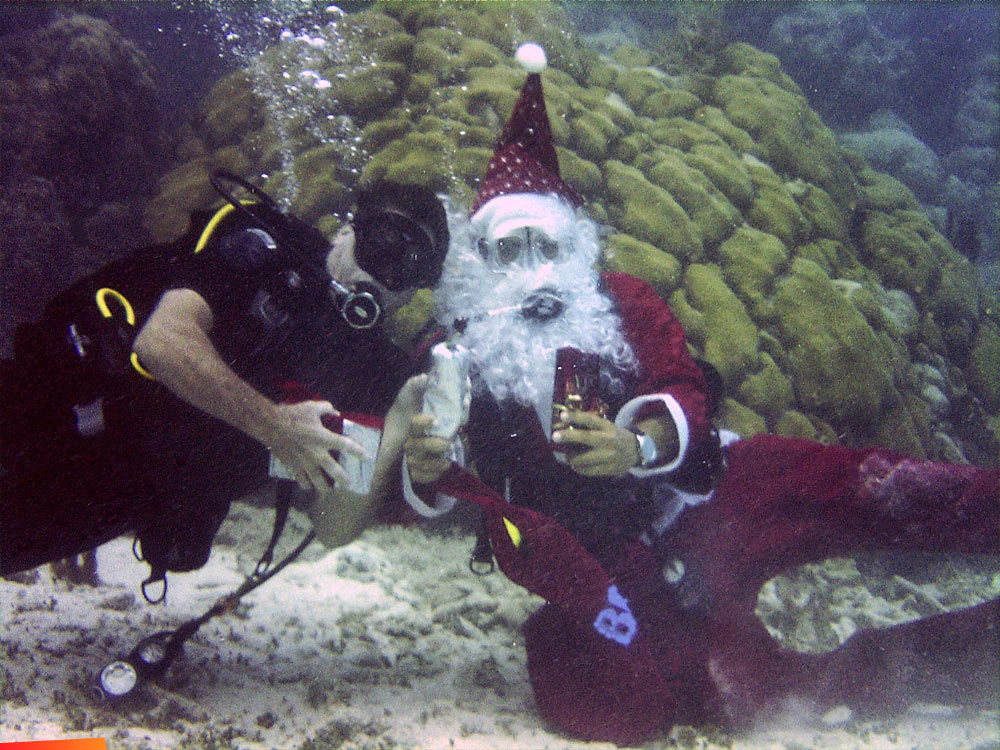 Scuba diving Santa!