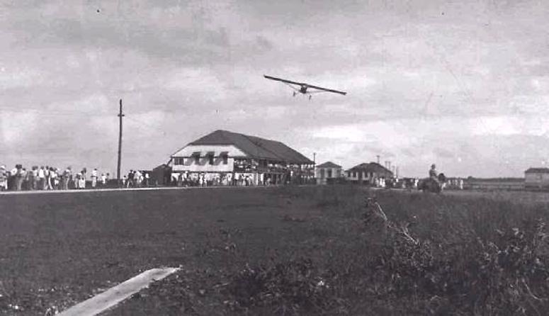 Charles Lindbergh lands in Belize City, 1927